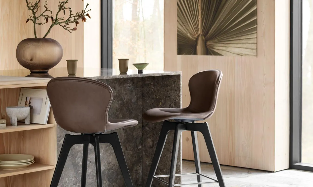 Барный стул Adelaide -  Velvet 3033 Tкань песочного цвета -  Под заказ в интерьере