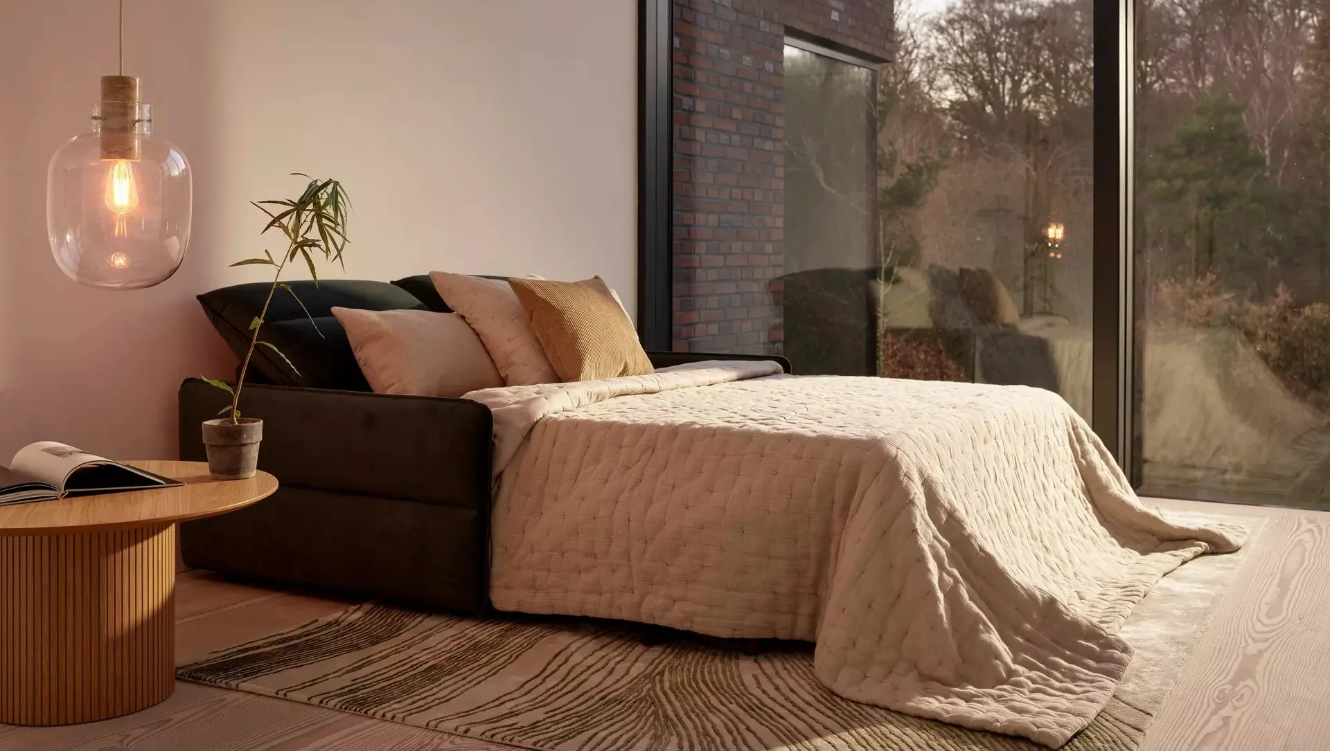 3-местный диван-кровать Southampton -  Ravello 3220 Ткань песочного цвета  -  Под заказ в интерьере