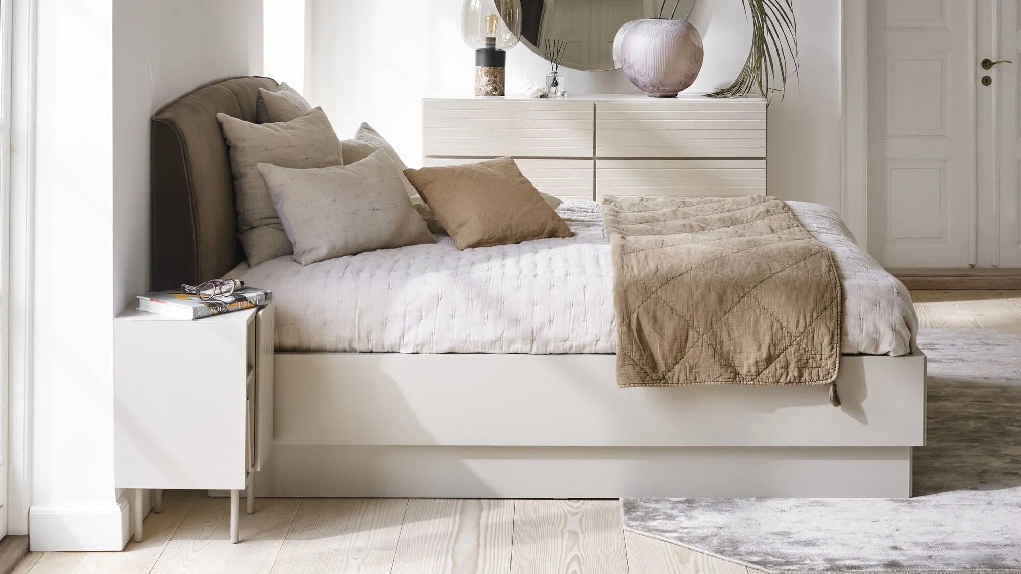   Прикроватные тумбы 