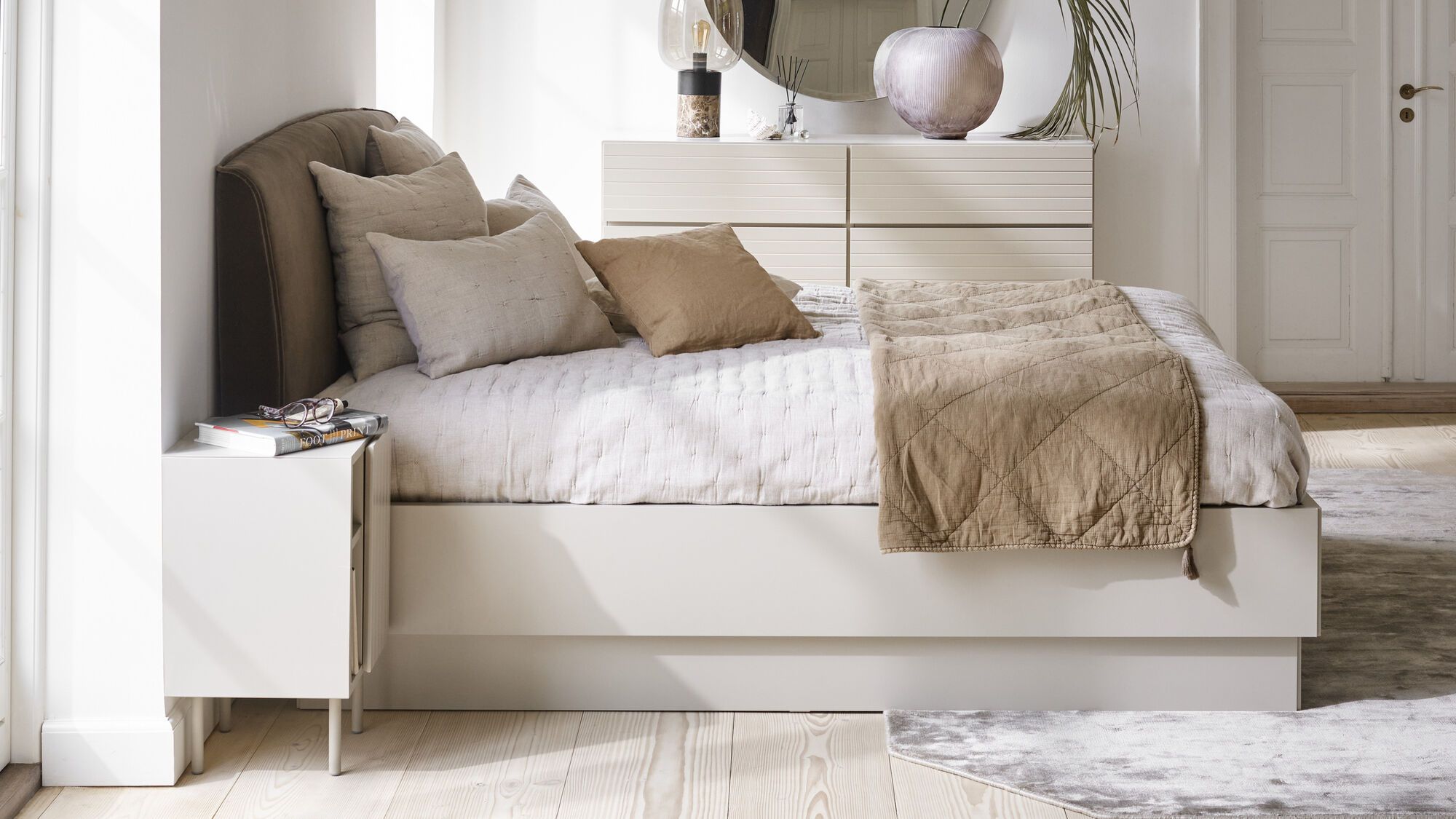   Прикроватные тумбы