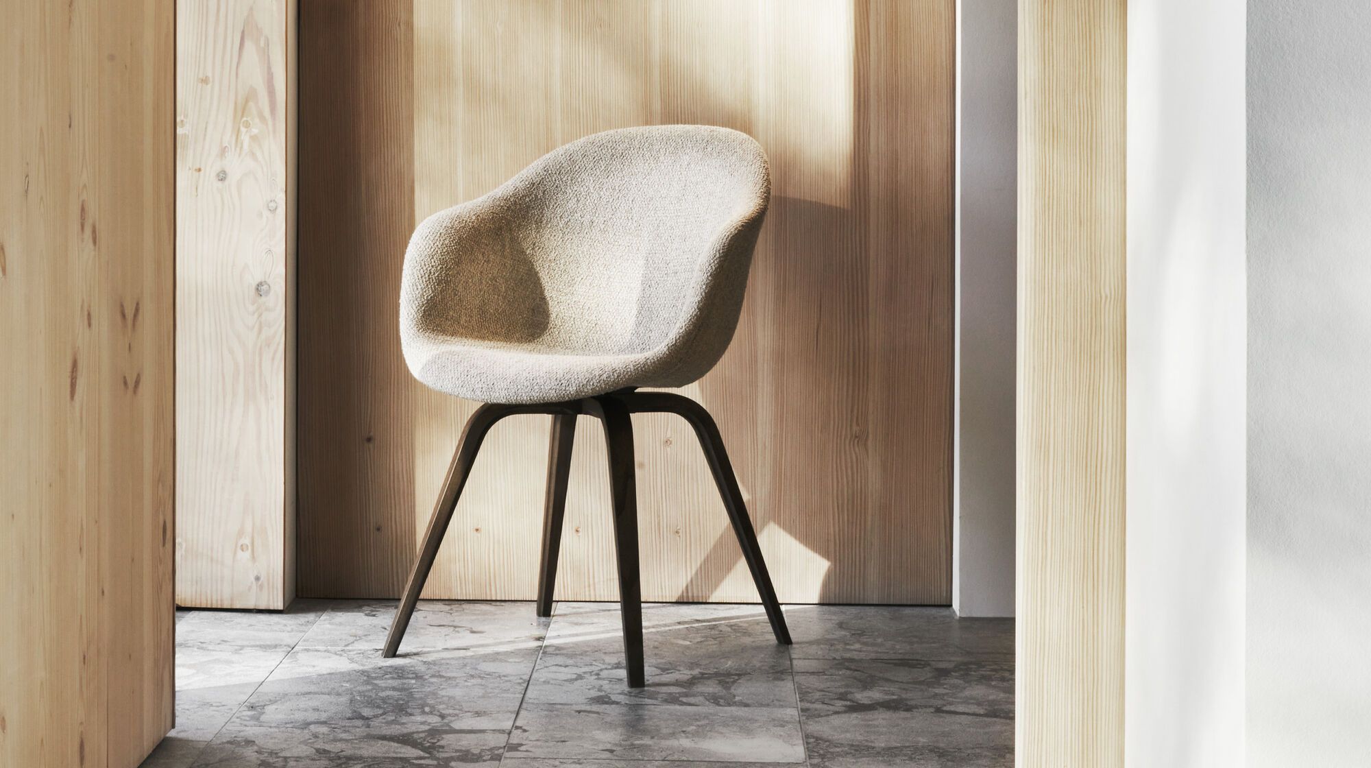 Обеденный стул Hauge - Nani 2110 Ткань песочного цвета  -  Под заказ в интерьере