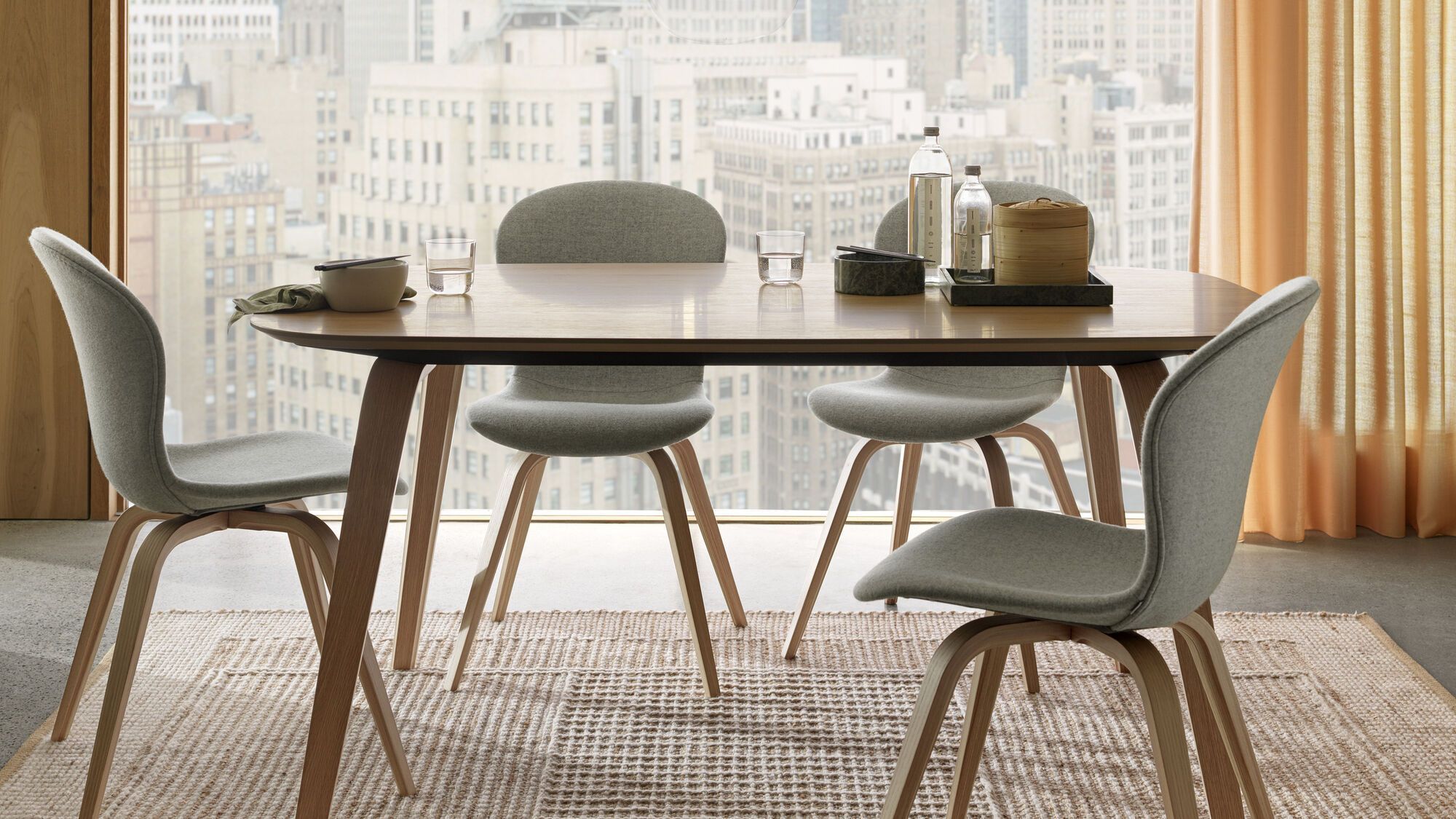 Стол Hauge с дополнительной столешницей -  Под заказ в интерьере