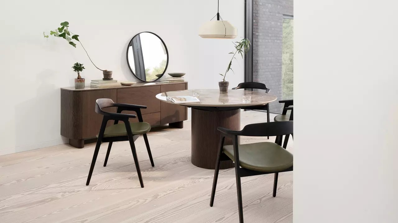 Обеденный стул Seoul -  Ravello 3220 Ткань песочного цвета  -  Под заказ в интерьере