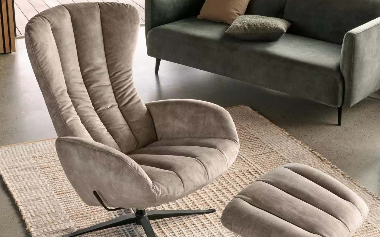 Кресло Tilburg с функцией вращения -  Ravello 3220 Ткань песочного цвета  -  Под заказ в интерьере