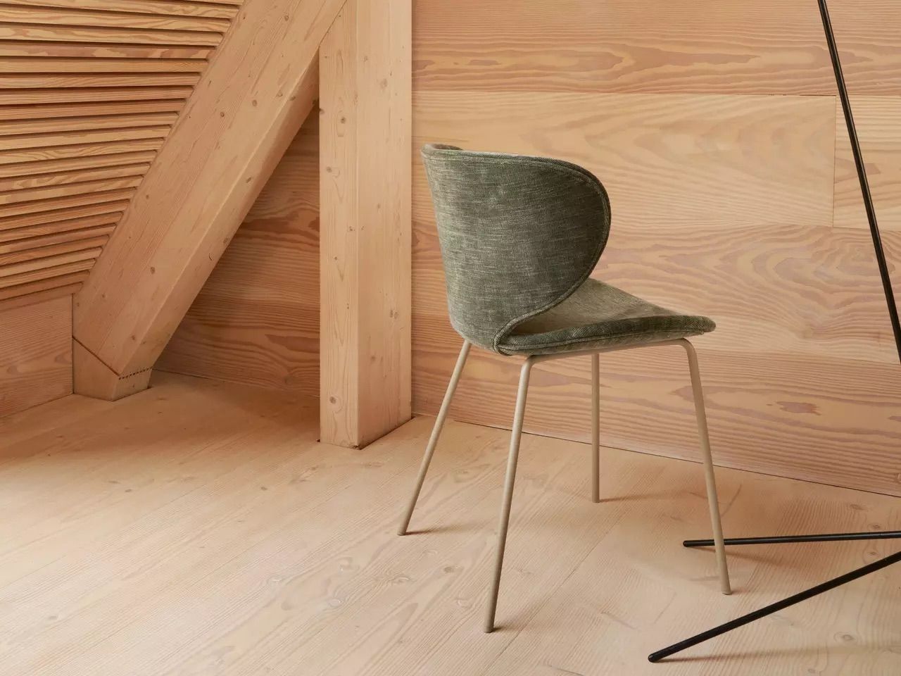 Cтул Hamilton без поворотной функции - Skagen 3163 Темно-синяя ткань  -  Под заказ в интерьере