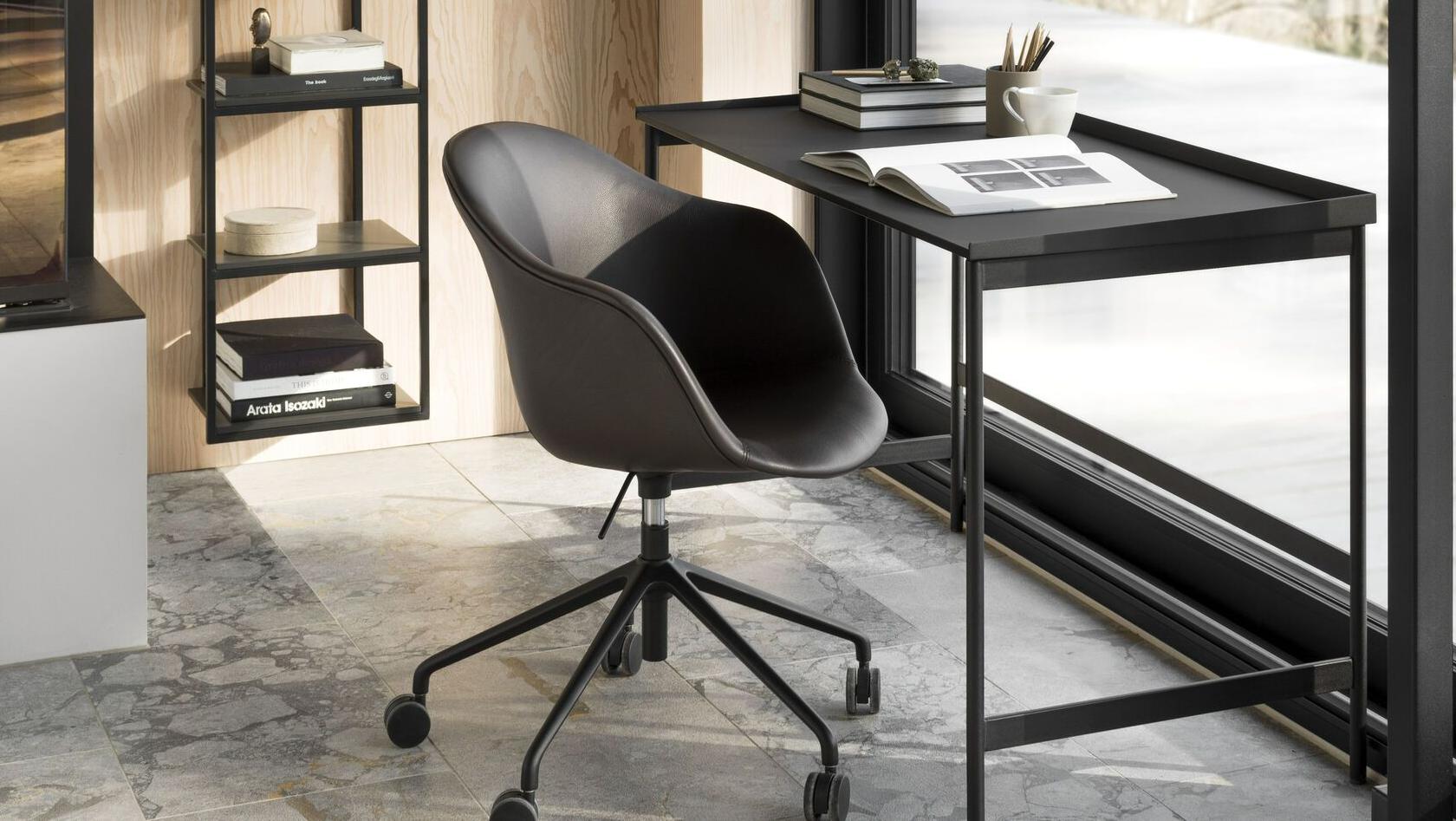 Рабочий стол Asti -  Под заказ в интерьере