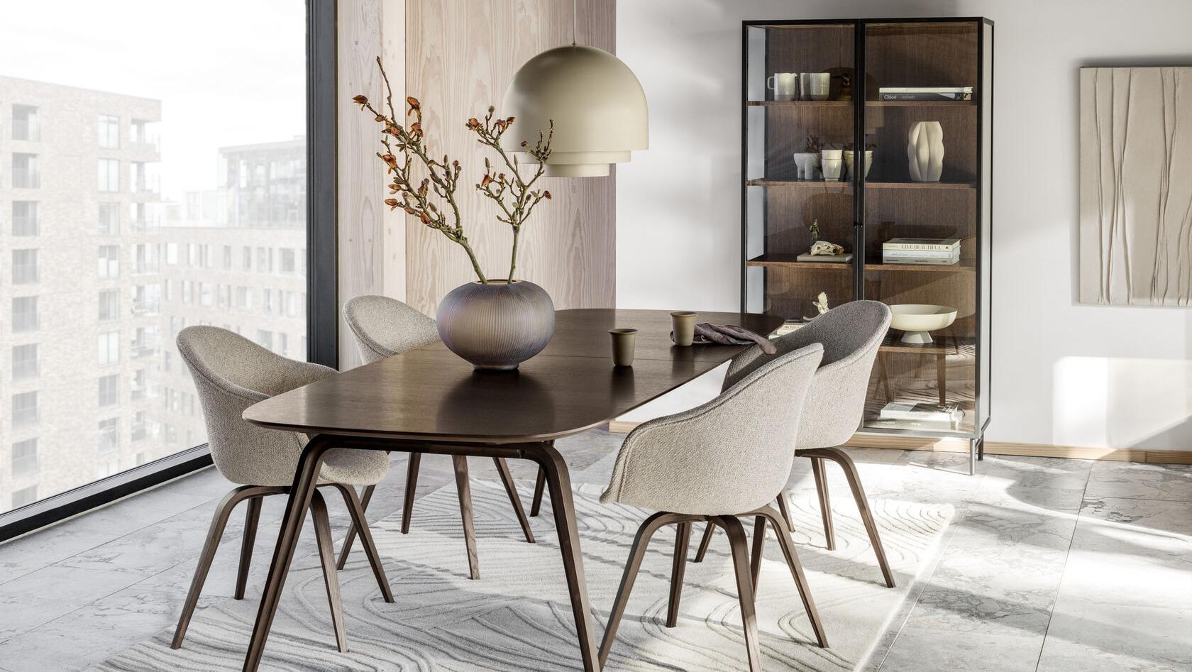 Стеклянный шкаф Lund -  Под заказ в интерьере