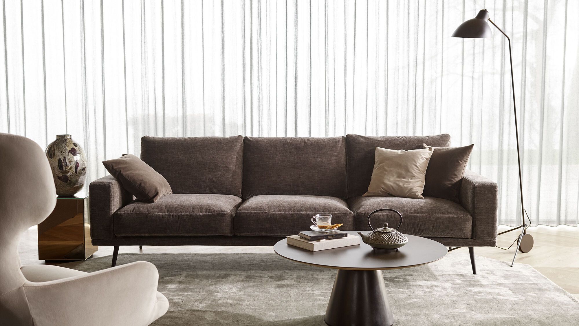 Диван Carlton - Velvet 3030 Серая ткань  -  Под заказ в интерьере