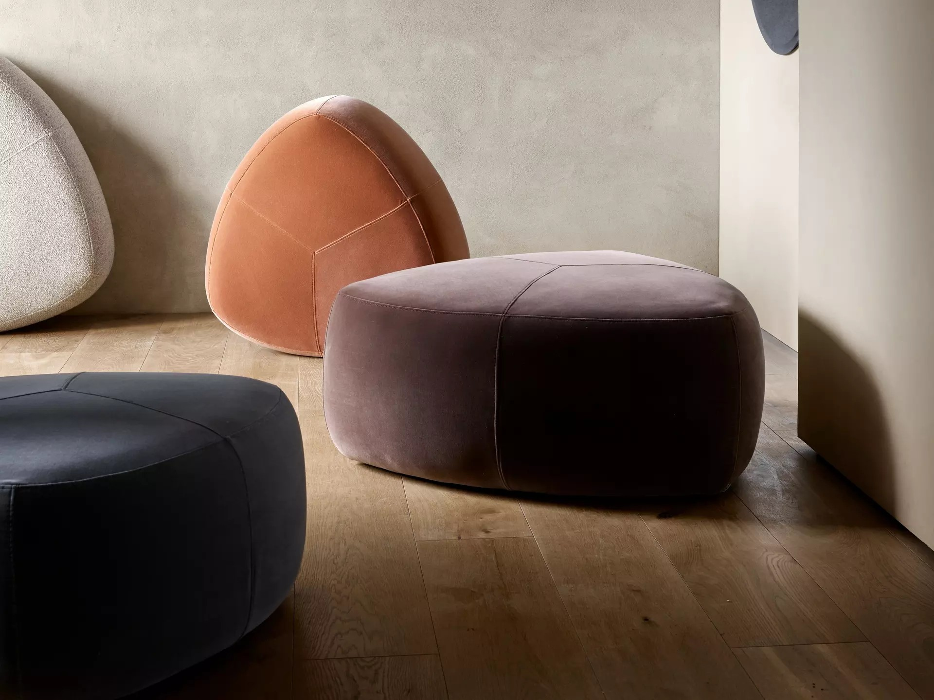 Пуф Bermuda - Frisco 2056 Голубая ткань с функцией акваклин  -  Под заказ в интерьере