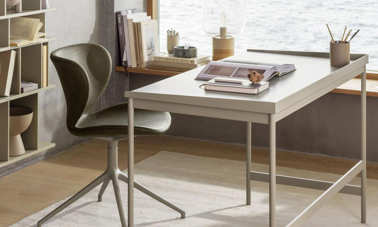 Рабочий стол Asti -  Под заказ в интерьере