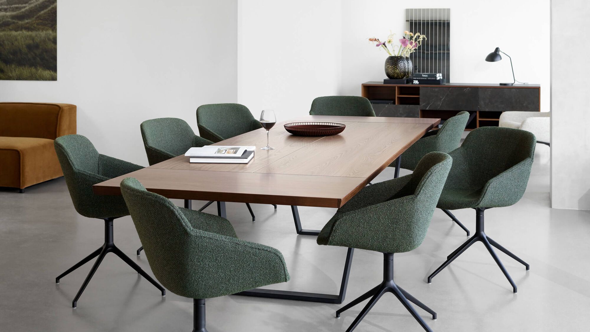 Настенная лампа Demand -  Под заказ в интерьере