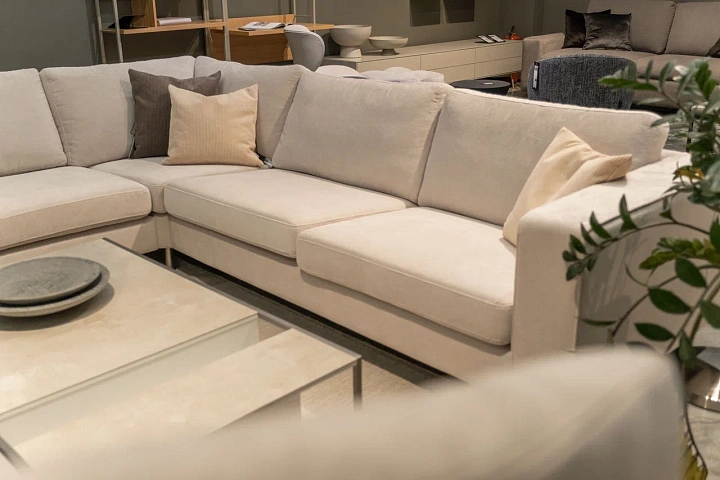 Угловой диван Indivi с модулем для отдыха